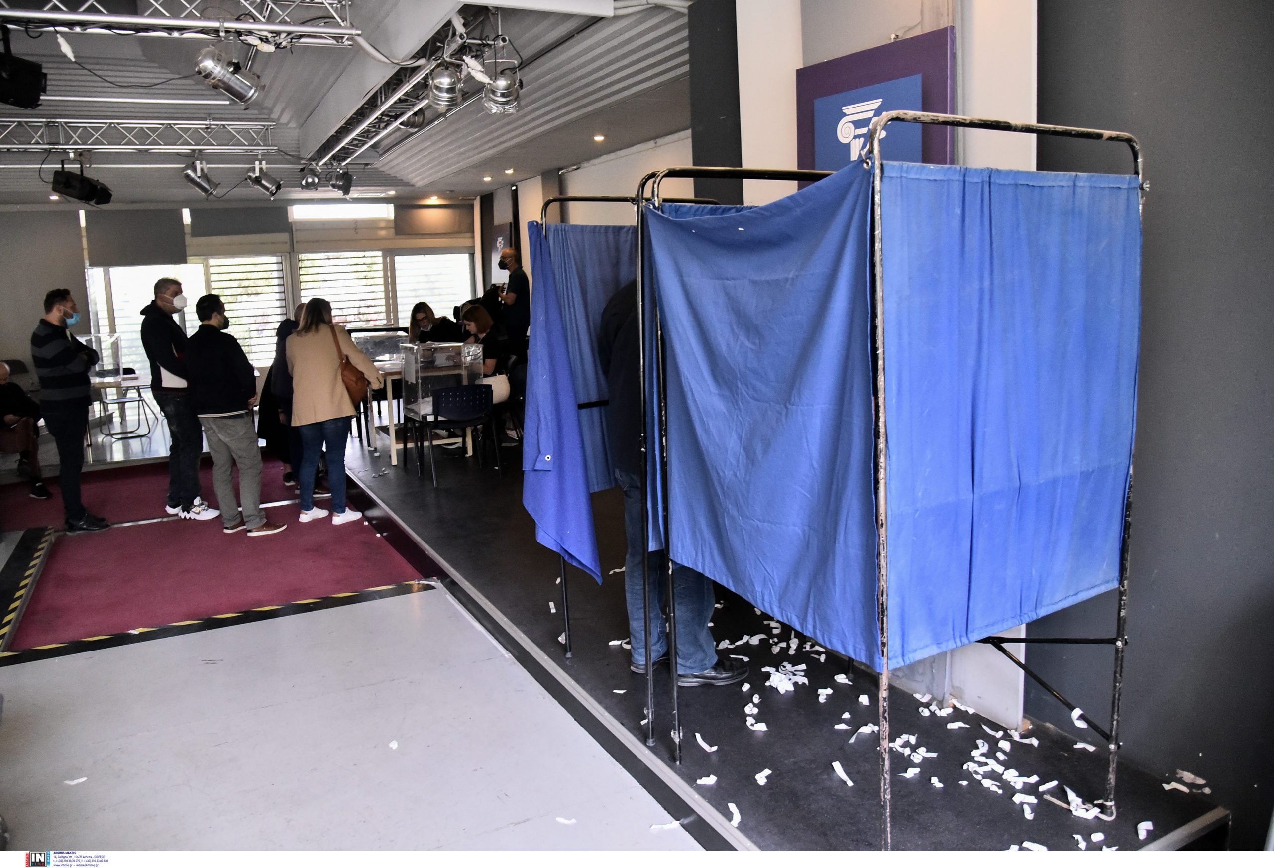 Εκλογές ΚΙΝΑΛ: Μία ώρα παράταση στην ψηφοφορία – Οι κάλπες αναμένεται να κλείσουν στις 20:00