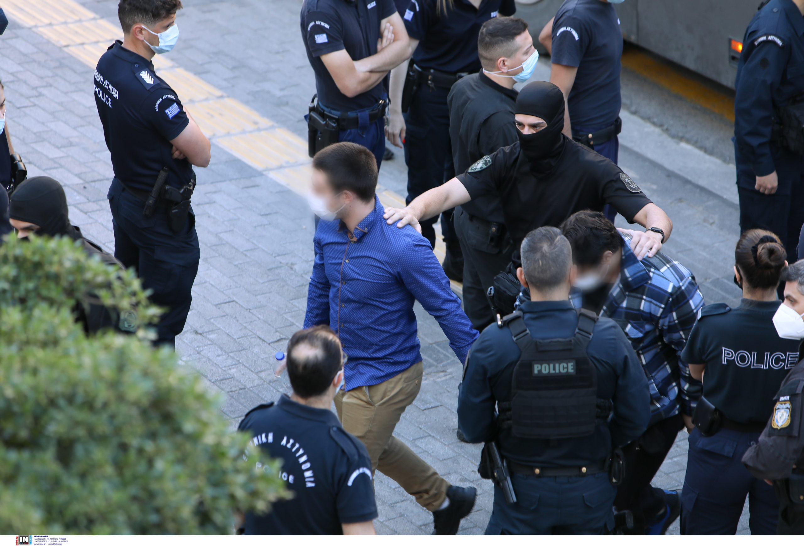 Ελένη Τοπαλούδη: Ισόβια και 15 χρόνια στους δολοφόνους της – Χειροκροτήματα στο δικαστήριο