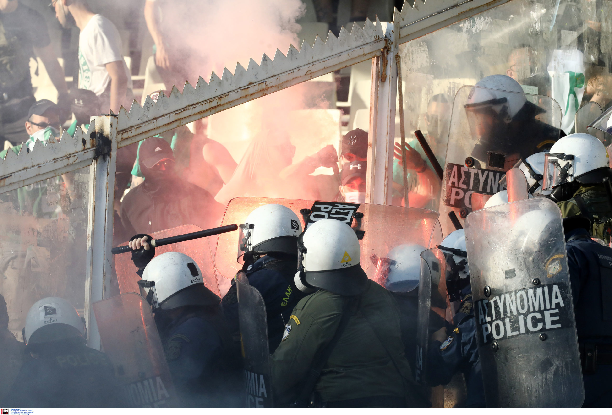 Τελικός Κυπέλλου Ελλάδας: Καθυστερεί η έναρξη λόγω των καπνογόνων