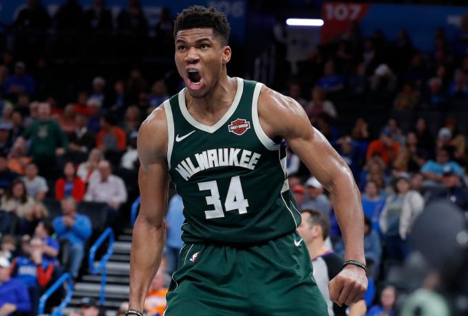 NBA: Μπακς από ατσάλι, άλωσαν τη Βοστώνη με μυθικό, 40αρη Γιάννη!