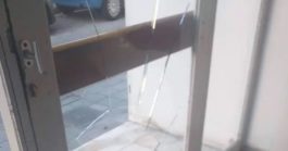 Πάτρα- είσοδος πολυκατοικίας