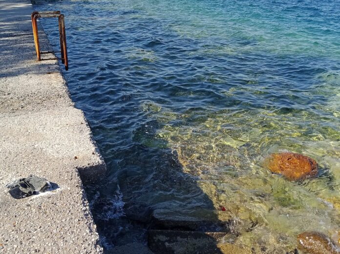 Βόλος- παραλία- πτώμα