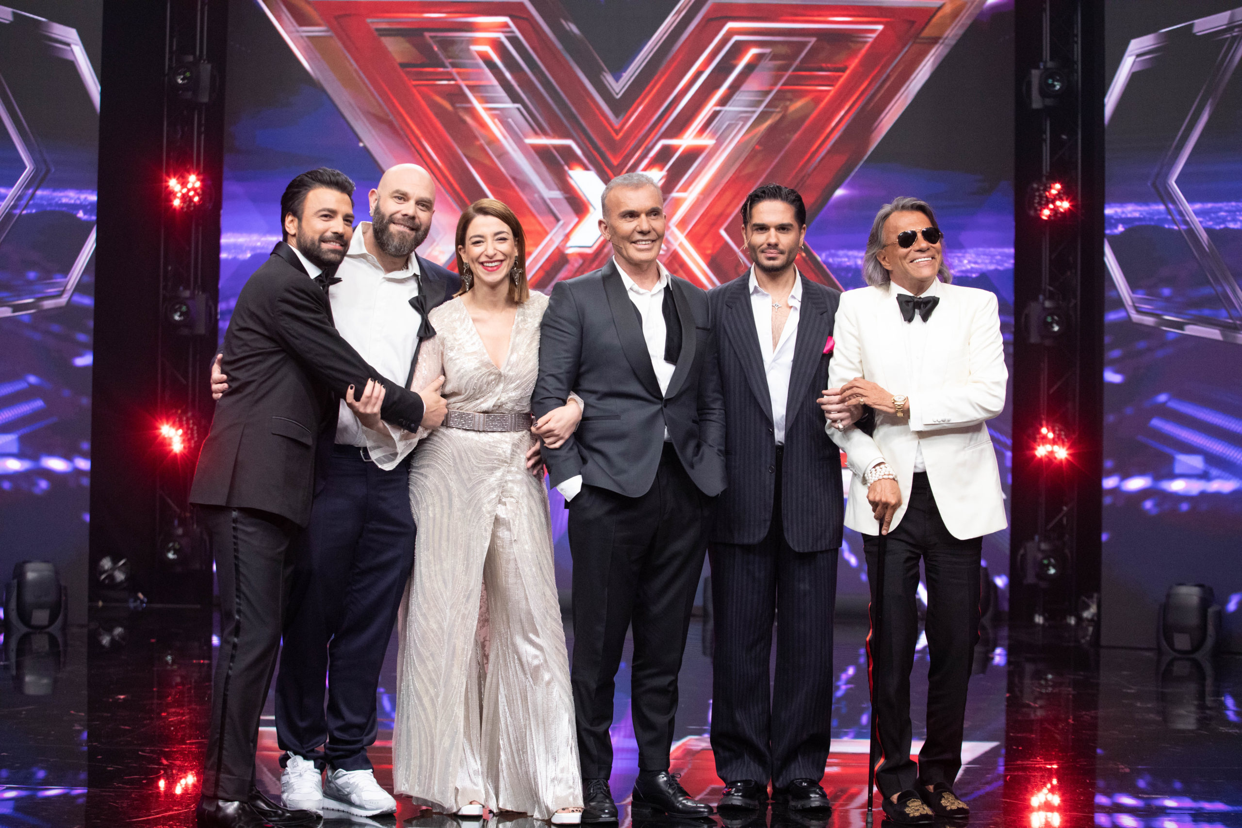 Ηλίας Ψινάκης: Το επικό σχόλιό του για το φιλί Γεωργίου-Ρόκκου στο X-Factor – ΒΙΝΤΕΟ