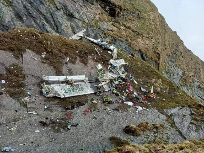 Νεπάλ: Εντοπίστηκαν τα συντρίμμια του αεροσκάφους που είχε χαθεί από τα ραντάρ