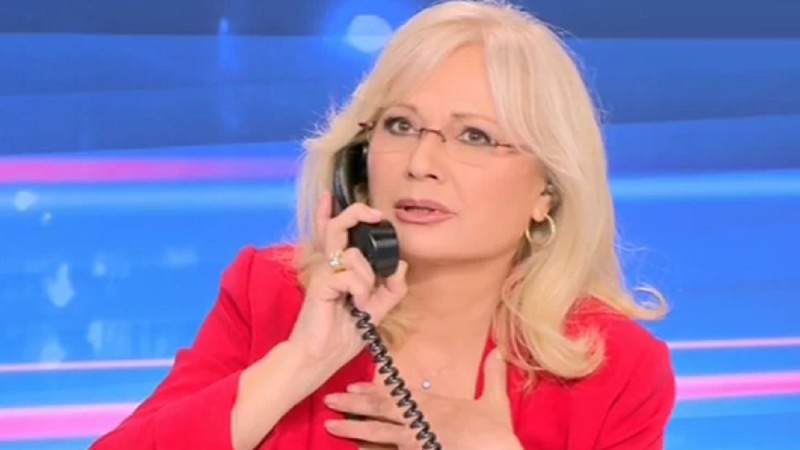 ”Xτύπησε” τατουάζ με την Αγγελική Νικολούλη – Ο φανατικός θαυμαστής της παρουσιάστριας