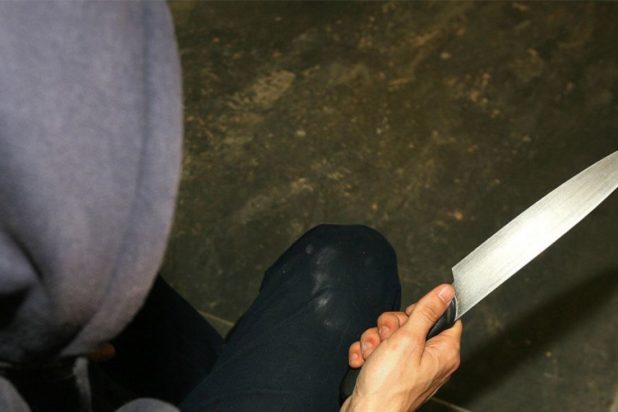 bullying μαχαίρι