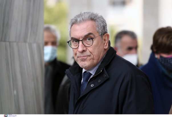 Βασίλης Καπερνάρος