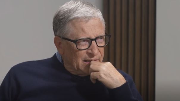 Μπιλ Γκέιτς: Η απάντηση στις θεωρίες συνωμοσίας για τα εμβόλια