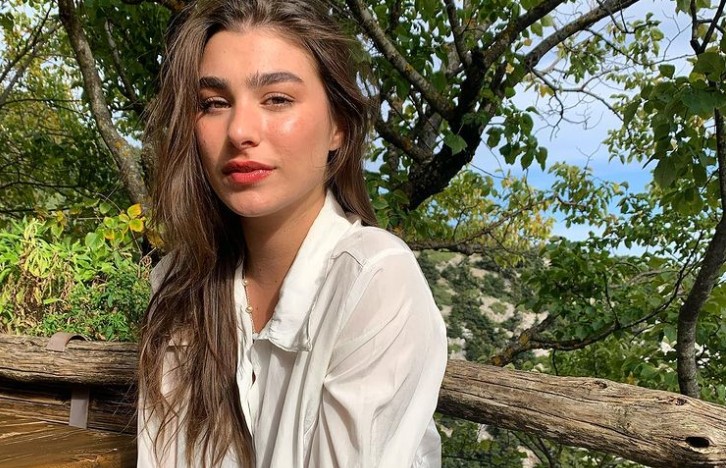 Χρύσα Μιχαλοπούλου: Φωτογραφία με τη φουσκωμένη της κοιλίτσα