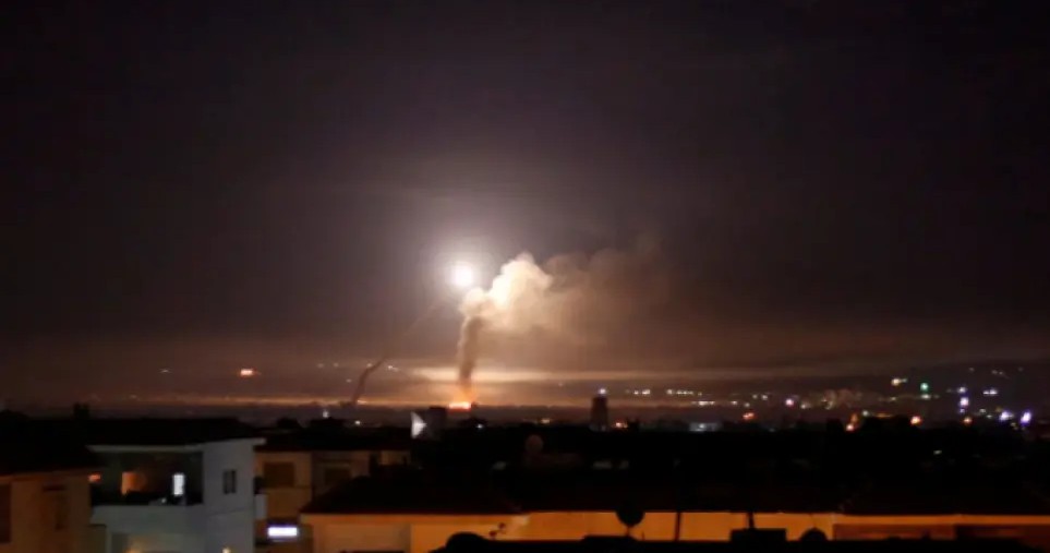 Συρία: Τουλάχιστον 3 νεκροί, υλικές ζημιές σε επίθεση του Ισραήλ