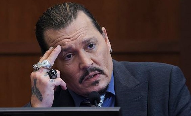 Τζόνι Ντεπ: Η Άμπερ Χερντ με χτύπησε στον μήνα του μέλιτος – Τρελές οι κατηγορίες της εναντίον μου