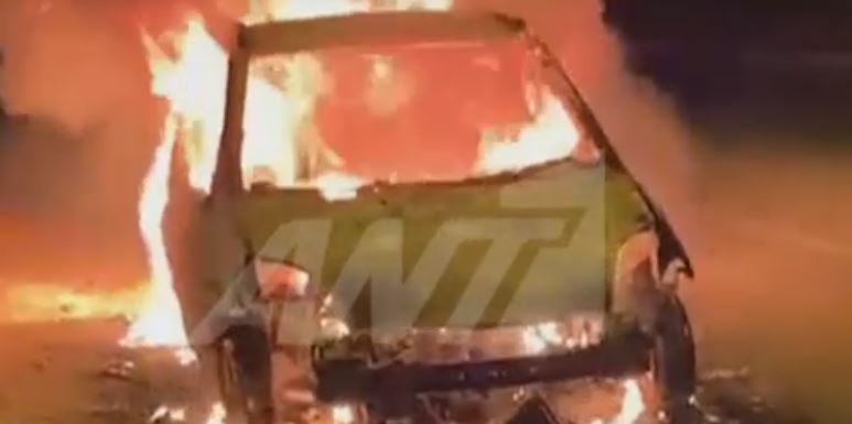 “Λαμπάδιασε” αυτοκίνητο εν κινήσει στα Σπάτα – ΒΙΝΤΕΟ