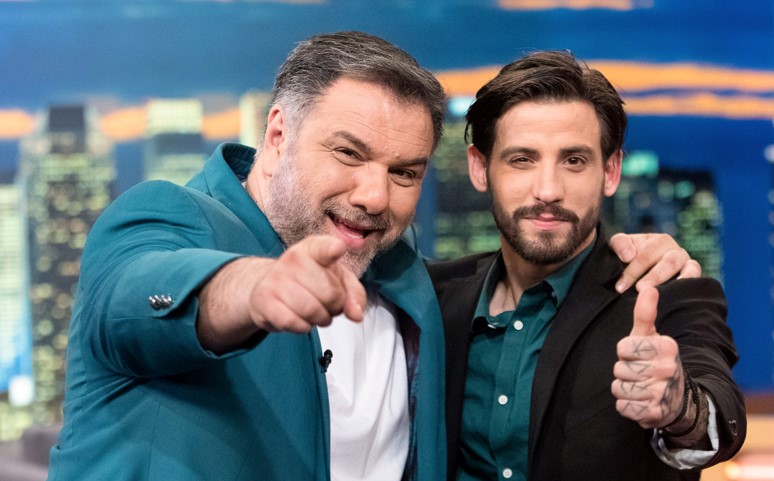 Τhe 2Night Show: Ο Γρηγόρης Αρναούτογλου υποδέχεται απόψε τον Αναστάσιο Ράμμο και την Λένα Παπαληγούρα