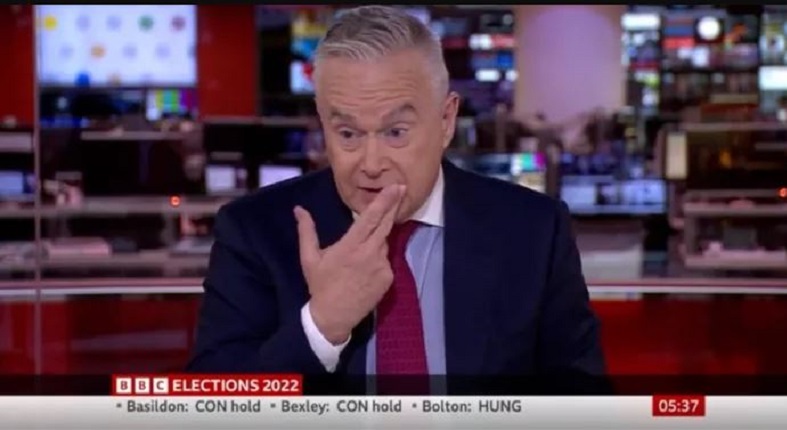 BBC: Viral ο παρουσιαστής που “πιάστηκε” να τρώει κρουασάν στον “αέρα”