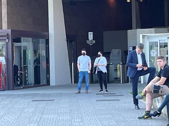 Ιταλία: Στη φυλακή 34χρονη για ερωτική σχέση με 14χρονο – Τα ιδιαίτερα μαθήματα αγγλικών και η εγκυμοσύνη