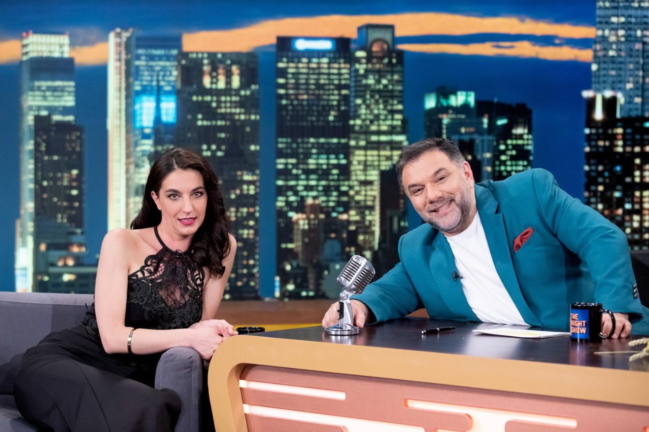 Τhe 2Night Show: Ο Γρηγόρης Αρναούτογλου υποδέχεται την Ευφημία Καλογιάννη και την Αιμιλία Υψηλάντη