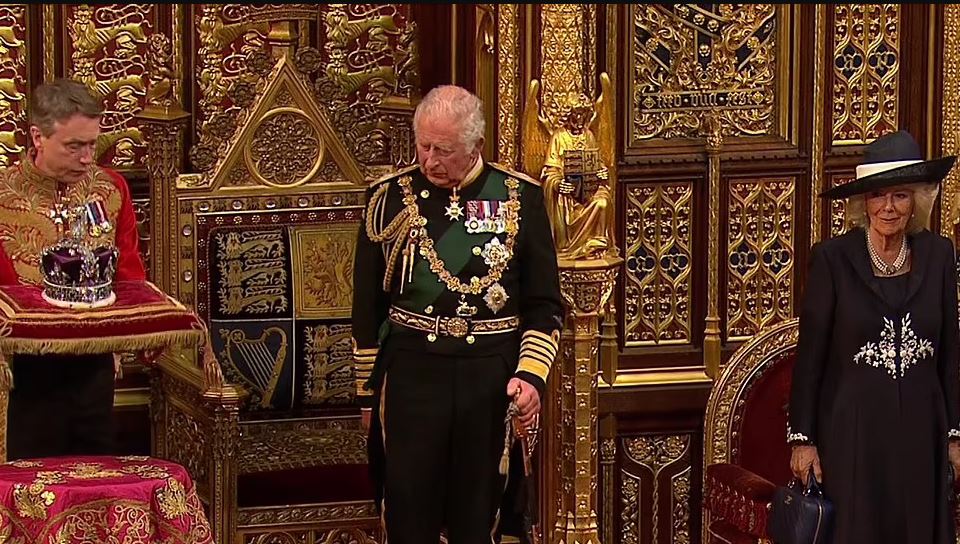 Πρίγκιπας Κάρολος: Η συγκίνησή του στην τελετή έναρξης εργασιών του Κοινοβουλίου – Η ομιλία της βασίλισσας