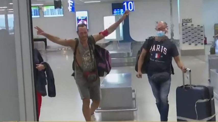 Επέστρεψε στην Ελλάδα ο Γιώργος Κατσαούνης – Το απρόοπτο στο αεροδρόμιο