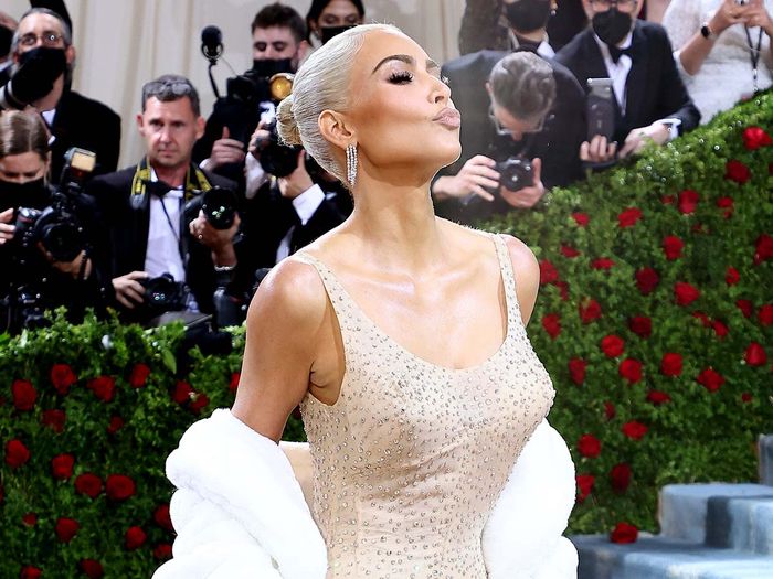 Δήλωση “βόμβα” για την Καρντάσιαν από τον Μπομπ Μάκι που σχεδίασε το εμβληματικό φουστάνι της Μονρόε