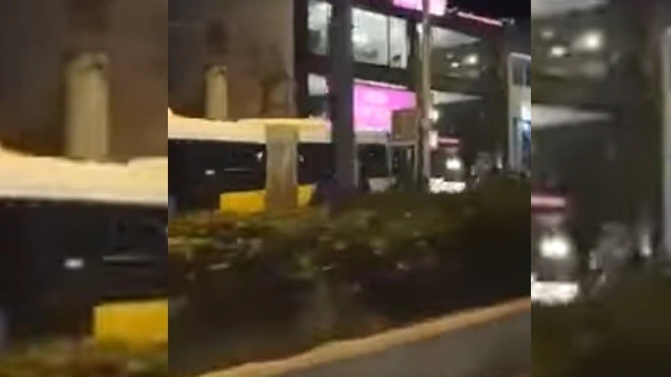 Παλλήνη: Λεωφορείο ξέφυγε της πορείας του και καρφώθηκε σε μαγαζί – ΒΙΝΤΕΟ