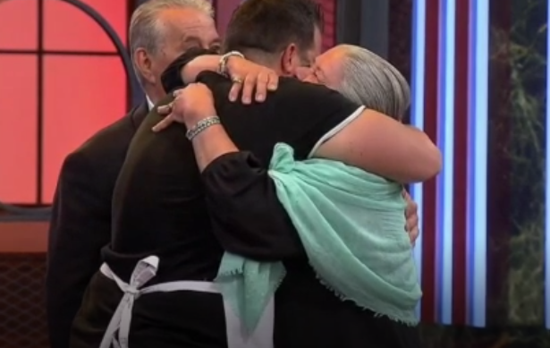 MasterChef: Οι παίκτες υποδέχτηκαν τις οικογένειές τους στην κουζίνα – “Βροχή” τα δάκρυα