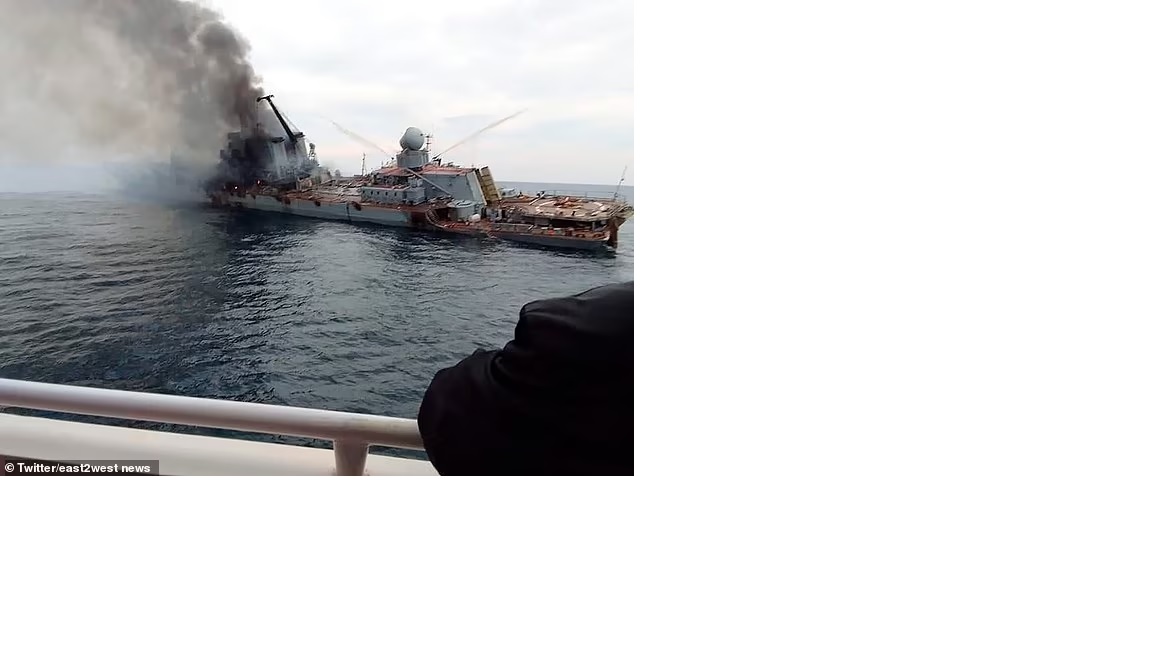 Η ναυαρχίδα του ρωσικού στόλου της Μαύρης Θάλασσας, λίγο πριν βυθιστεί