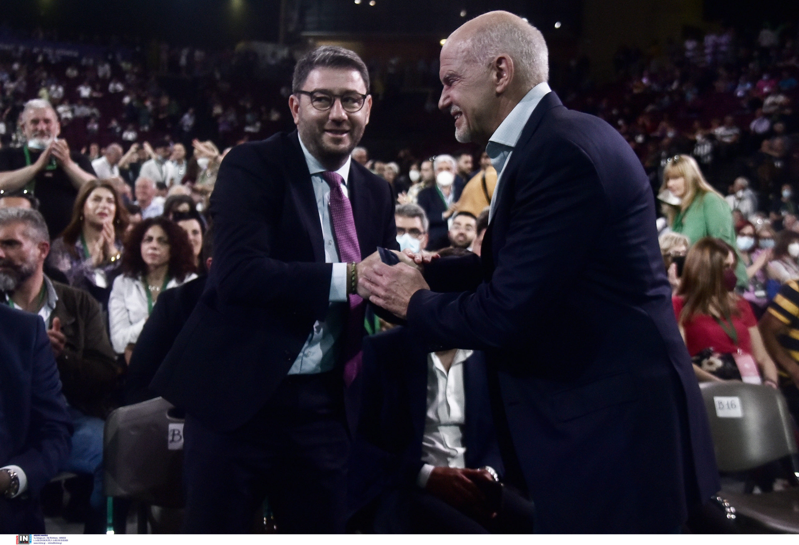 Συνέδριο ΠΑΣΟΚ-ΚΙΝΑΛ – Παπανδρέου: Όχι σε συγκυβέρνηση με ΝΔ και ΣΥΡΙΖΑ – Η αναφορά στην Φώφη Γεννηματά