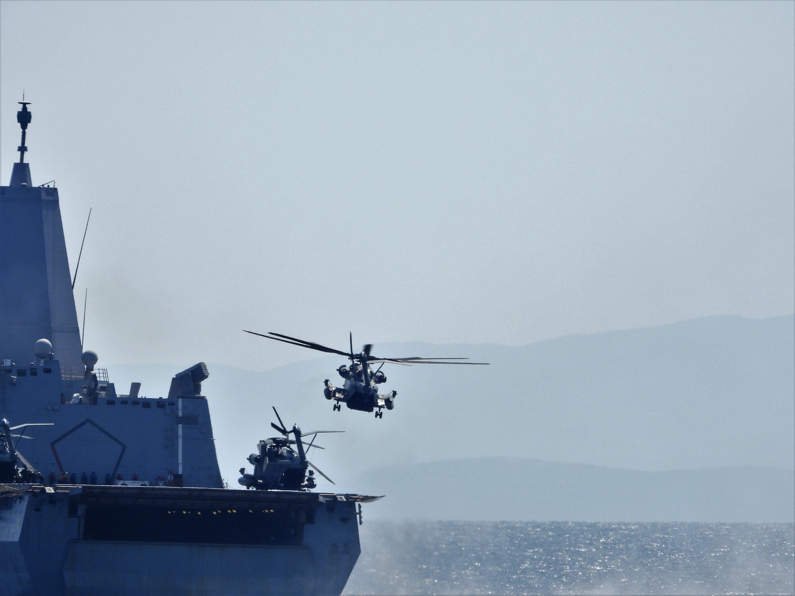 Πόλεμος στο Ισραήλ: Πολεμικά πλοία και ελικόπτερα στέλνει η Βρετανία στην Ανατολική Μεσόγειο