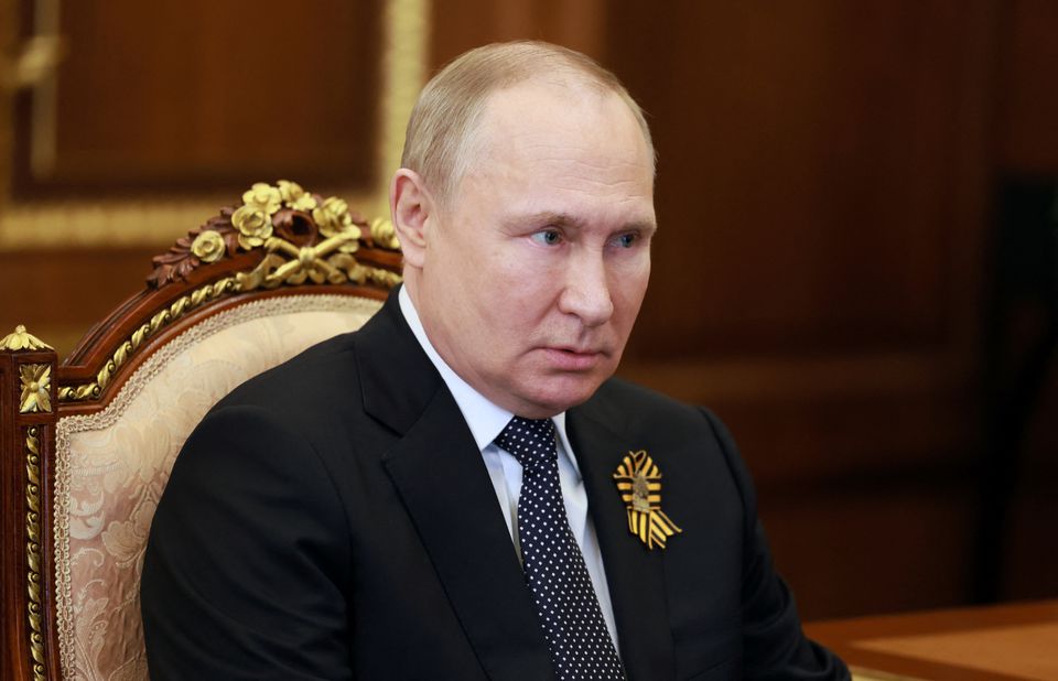 DailyMail: Πληροφορίες για χτύπημα στην λιμουζίνα του Πούτιν—«Πιθανή απόπειρα δολοφονίας»