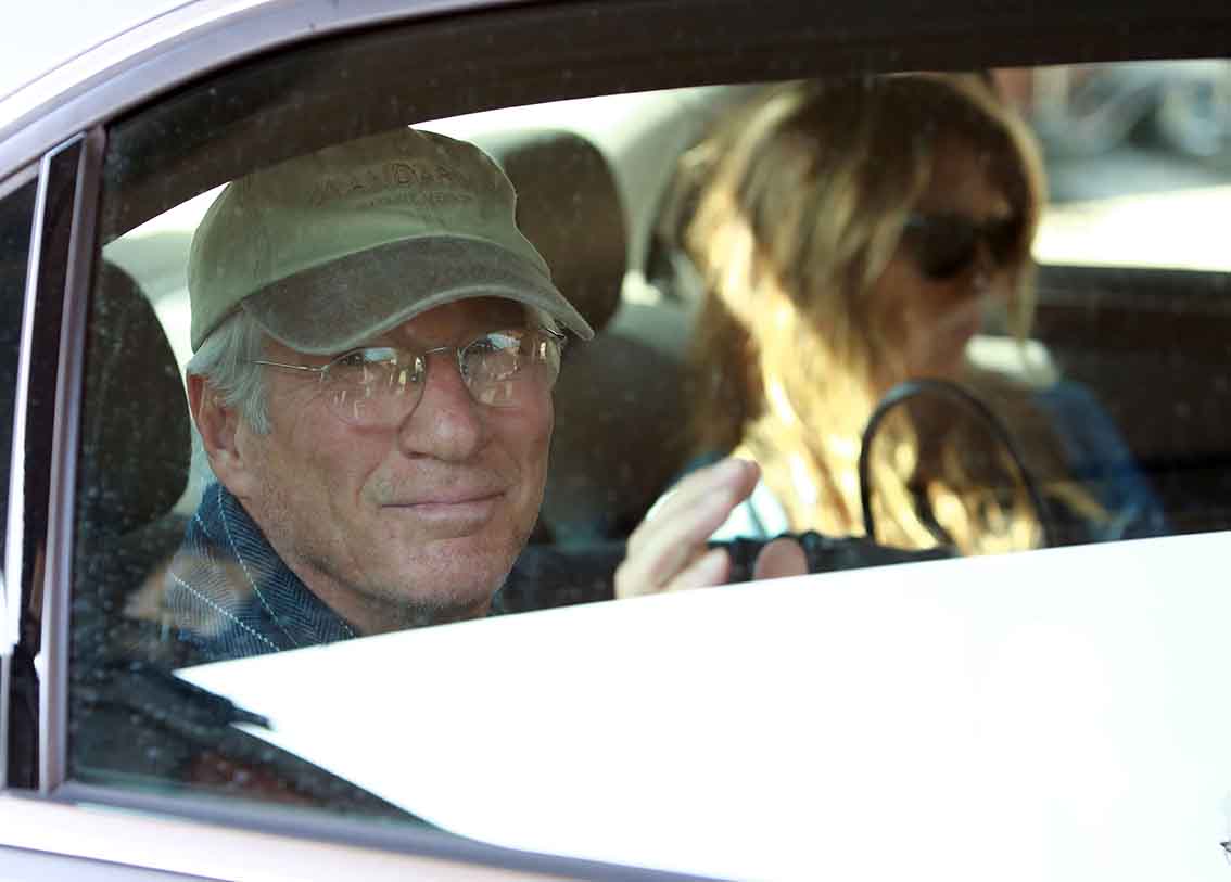 Richard Gere: Πούλησε την Jaguar για να προσφέρει βοήθεια στην Ουκρανία
