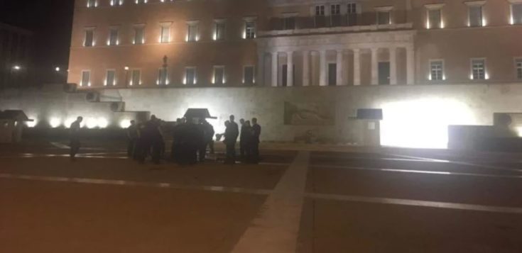 Σύνταγμα ένοπλος