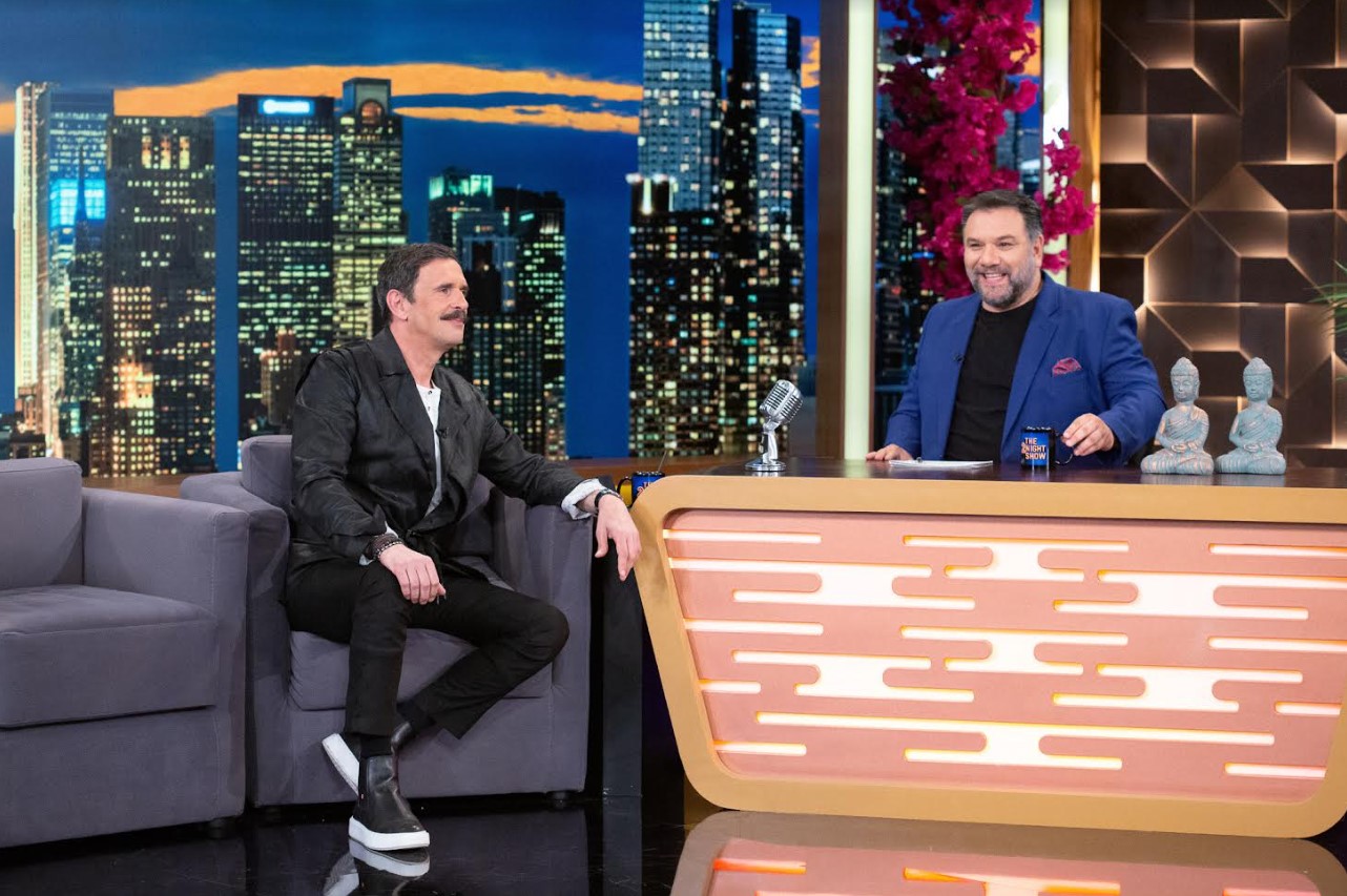 Τhe 2Night Show: Καλεσμένος ο Λεωνίδας Κακούρης – Το αφιέρωμα στον Κώστα Γκουσγκούνη