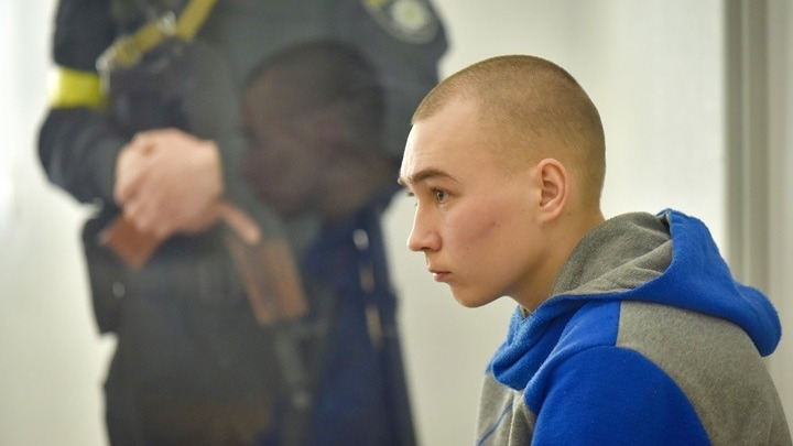 Πόλεμος στην Ουκρανία: Ισόβια προτείνει η Εισαγγελία για τον πρώτο Ρώσο στρατιώτη που δικάζεται για εγκλήματα πολέμου