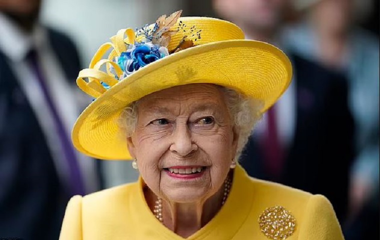 Η βασίλισσα Ελισάβετ επέστρεψε – Οι συνεχείς εμφανίσεις της σε βασιλικές υποχρεώσεις