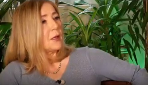 Θυμάστε το θρυλικό “Ερωτοδικείο”; Η Βίκυ Μιχαλονάκου μιλά για την εκπομπή και αποκαλύπτει την πρόταση που είχε δεχθεί