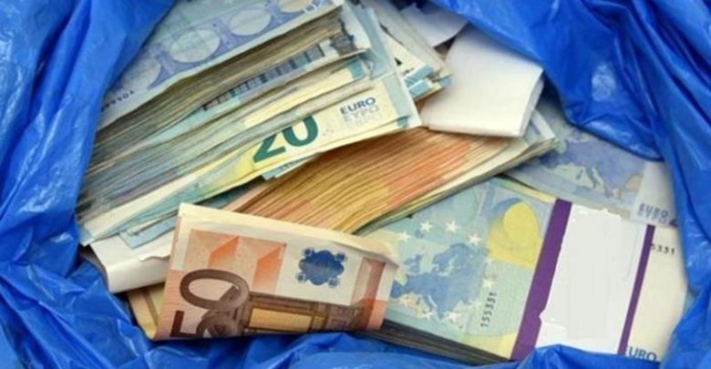 σακούλα χρήματα