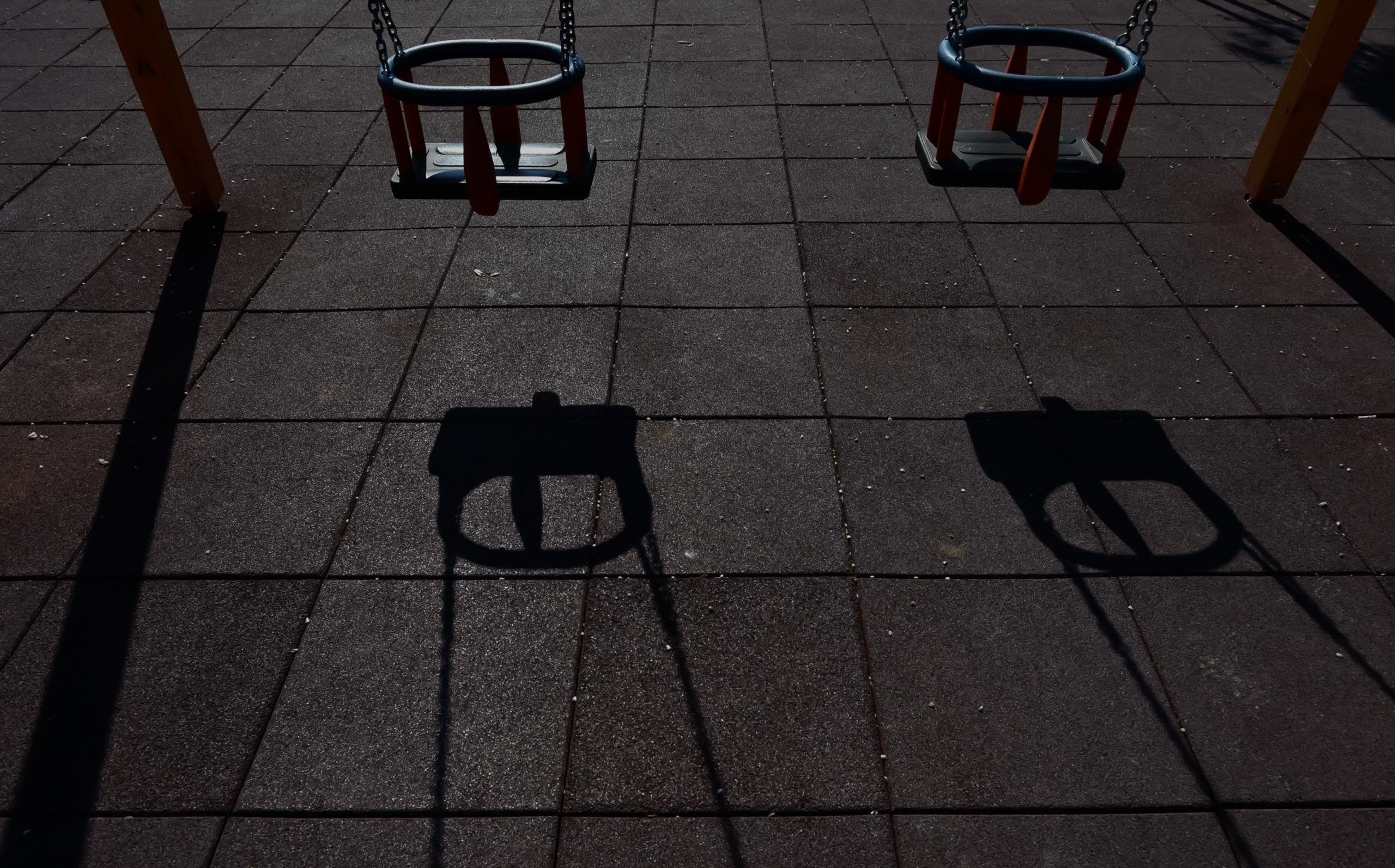 Εξάρχεια: Τραυματισμός 5χρονου σε παιδική χαρά από πτώση καγκελόπορτας