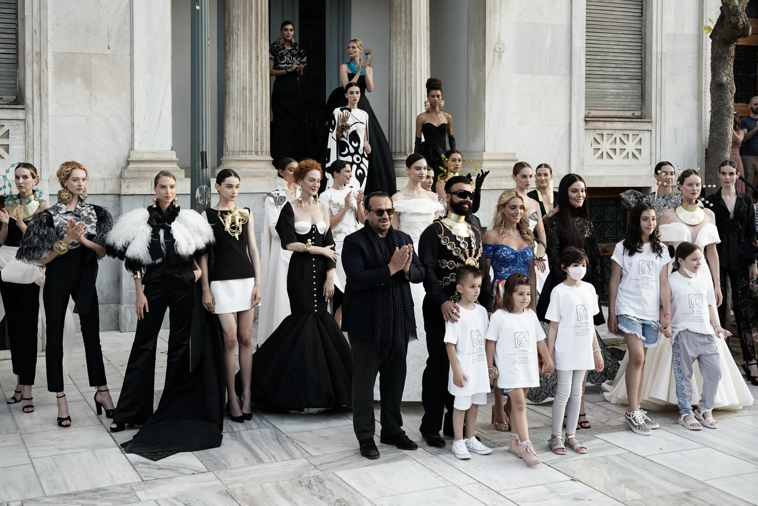 Επίδειξη μόδας του Βασίλη Ζούλια για τη στήριξη των σκοπών του ELPIDA Youth