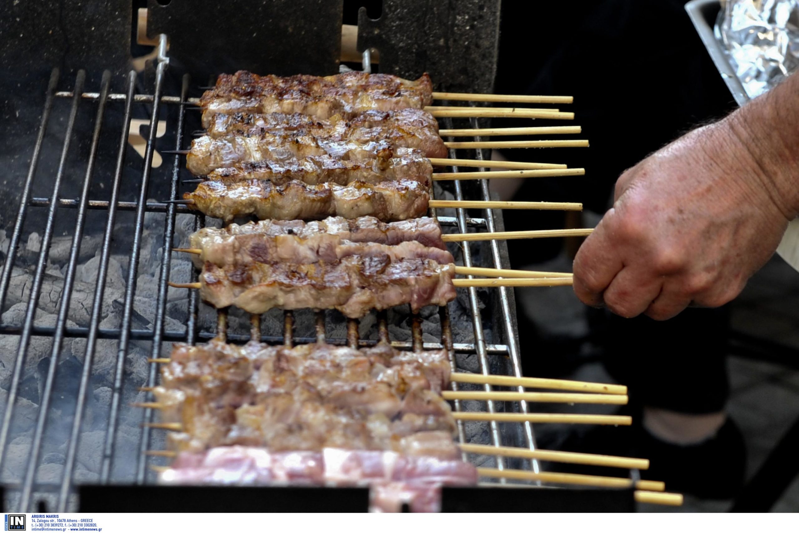 Λάρισα: Ένα σουβλάκι τον έστειλε στην εντατική – Η περιπέτεια ενός 65χρονου
