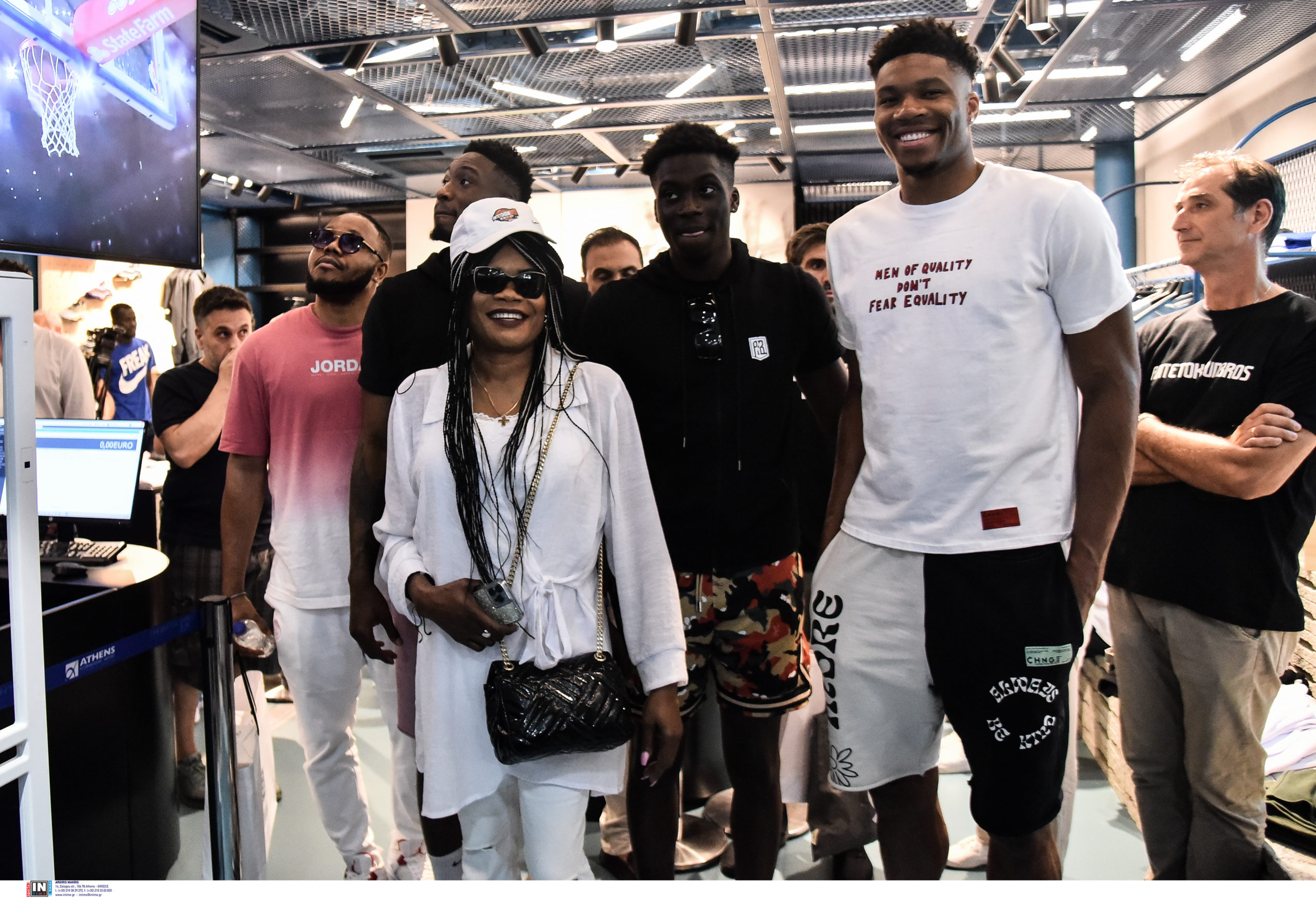 Αντετοκούνμπο: Το αντιρατσιστικό μήνυμα του Γιάννη και η αποθέωση στο «Ελ. Βενιζέλος»