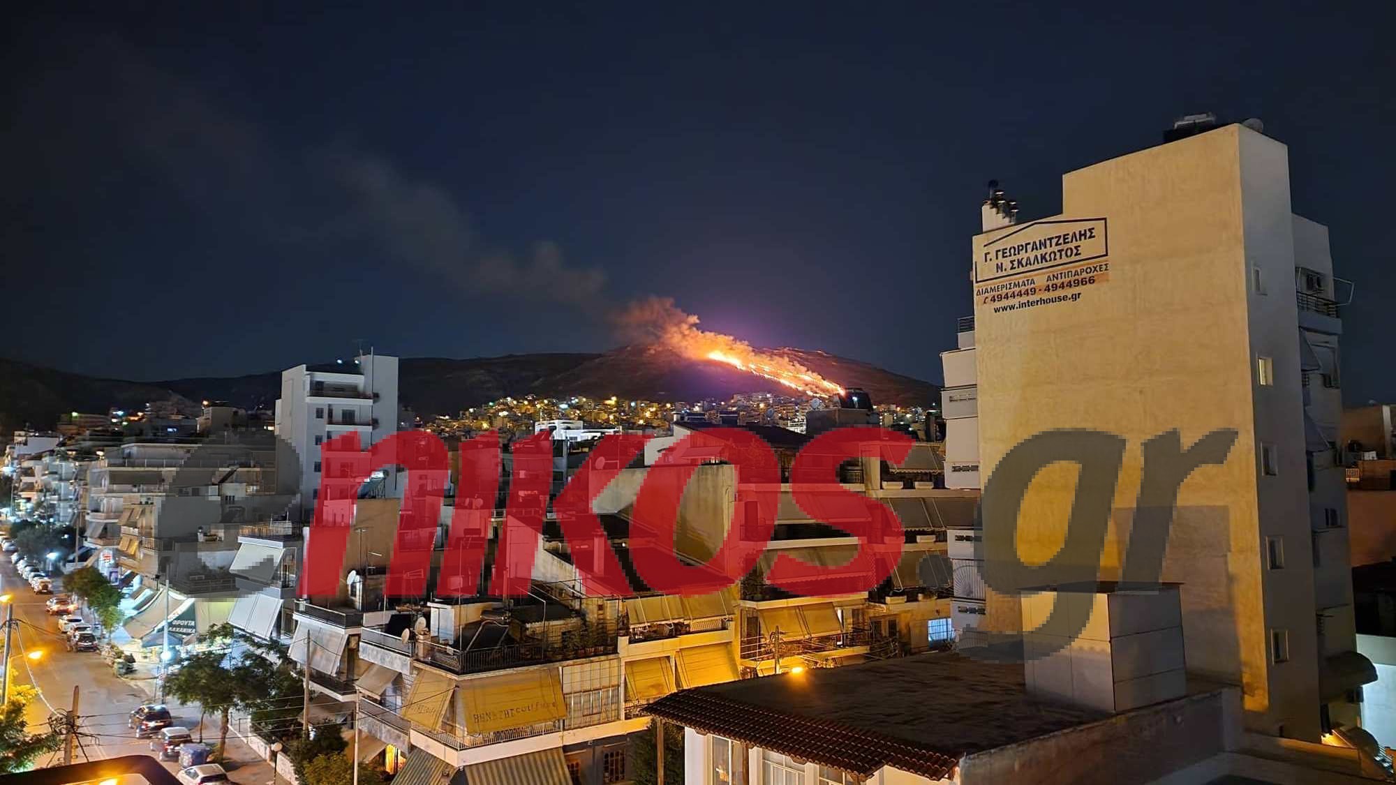 Φωτιά στο Σχιστό: Έτσι φαίνεται η πυρκαγιά από τα σπίτια – ΦΩΤΟ – ΒΙΝΤΕΟ αναγνωστών