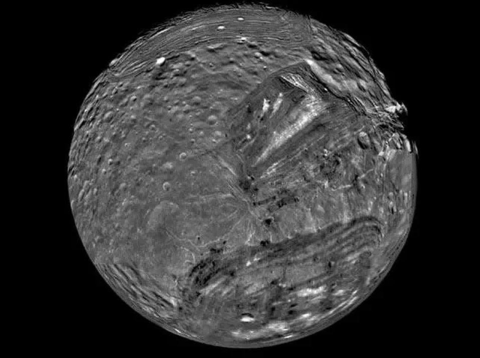 Nasa Voyager Το φεγγάρι του Ουρανού, Μιράντα