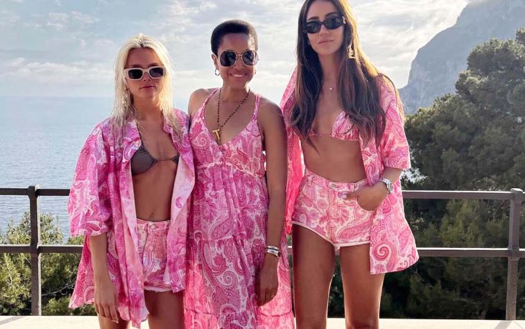 Beachwear styling: Τι θα φορέσουμε στην παραλία πάνω από τα μαγιό μας;