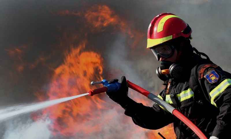 Βελτιωμένη η εικόνα της φωτιάς στην Εύβοια: Μάχη με διάσπαρτες εστίες – Ενισχύθηκαν οι επίγειες δυνάμεις