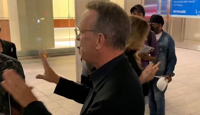 Τομ Χανκς: Επεισοδιακό δείπνο με την Ρίτα Γουίλσον στη Νέα Υόρκη – “Σπρώχνεις την γυναίκα μου;”