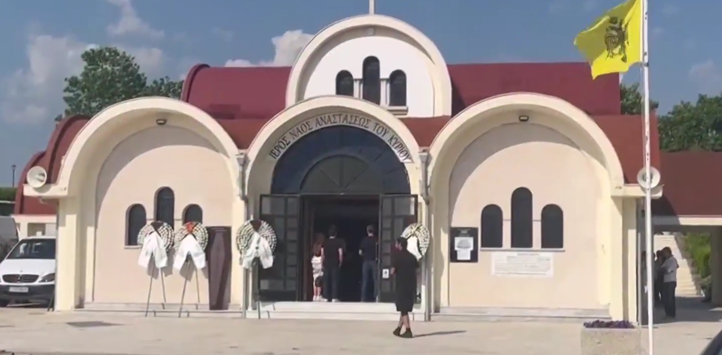 Θεσσαλονίκη: Σε κλίμα οδύνης η κηδεία του 50χρονου γυμναστή – ΒΙΝΤΕΟ