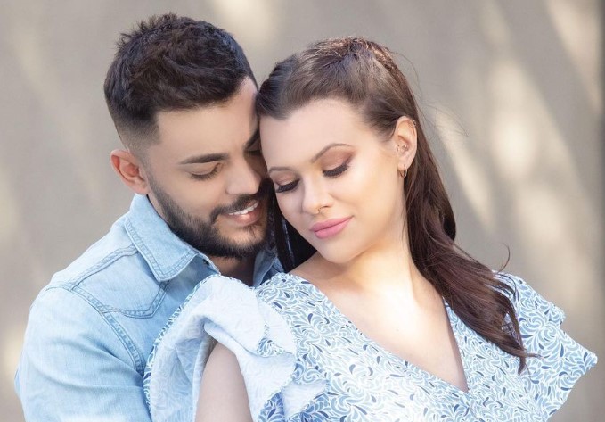 Λάουρα Νάργες, Χρήστος Σαντικάι