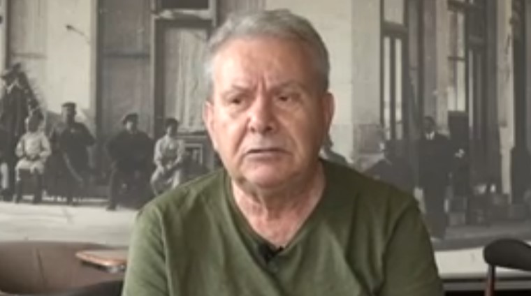 Μανώλης Μητσιάς