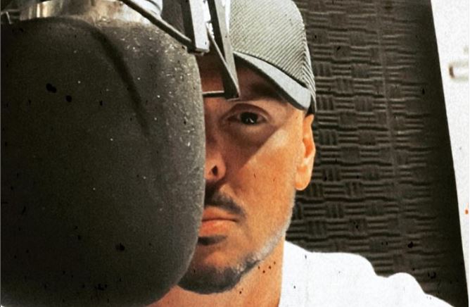 MAD VMA: Ο Νίκος Βουρλιώτης βάζει “χέρι” σε Snik και Light – “Η ραπ δεν είναι ποζεριλίκια, βία και μπράβοι”