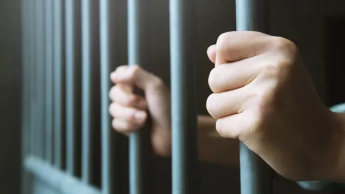 ΗΠΑ: Τρεις κρατούμενοι δραπέτευσαν από φυλακή του Μισούρι ανοίγοντας τρύπες στο ταβάνι των κελιών τους